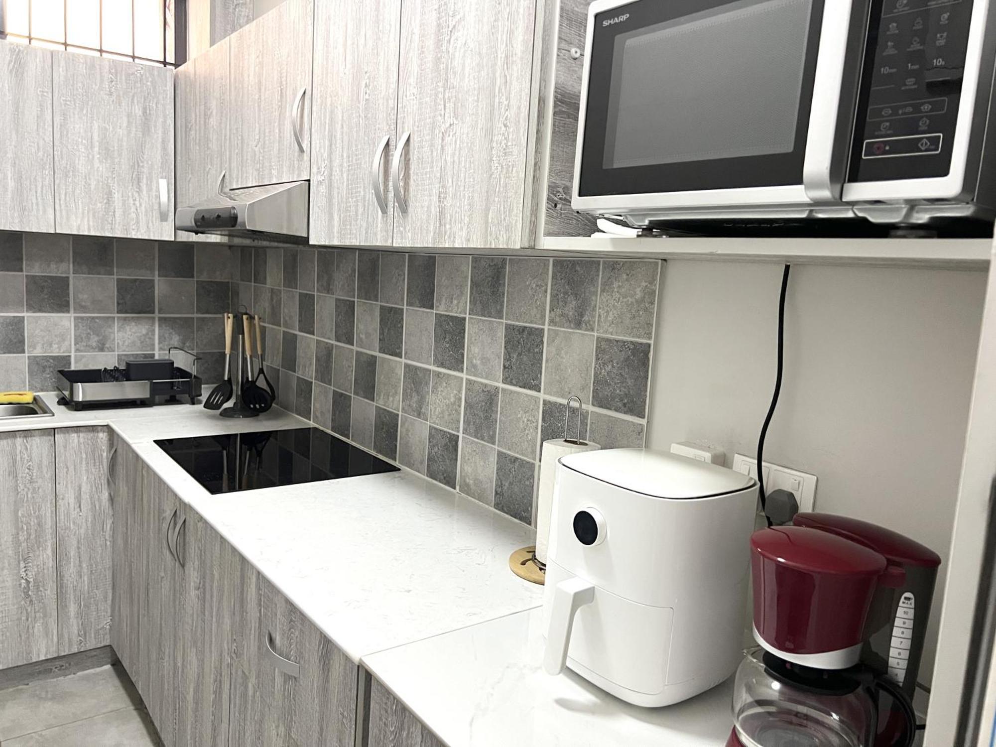 Newly Renovated Studio Apartment With Rooftop Pool, Few Steps To The Beach Flic en Flac Экстерьер фото